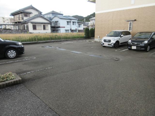 ハイツ・林（204） 駐車場