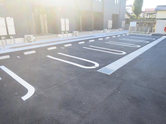 メゾンリアン（101） 駐車場