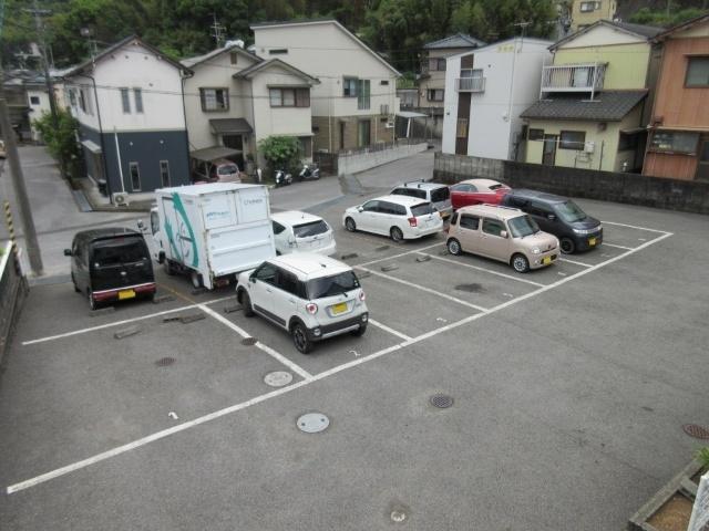 ハートフル（202） 駐車場
