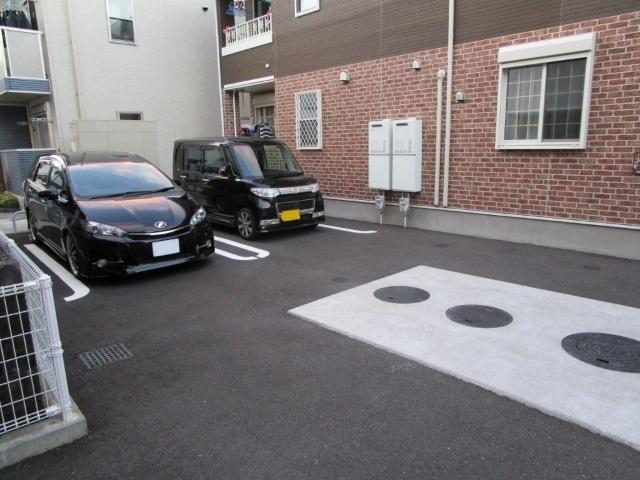 カーサ・神田（101） 駐車場