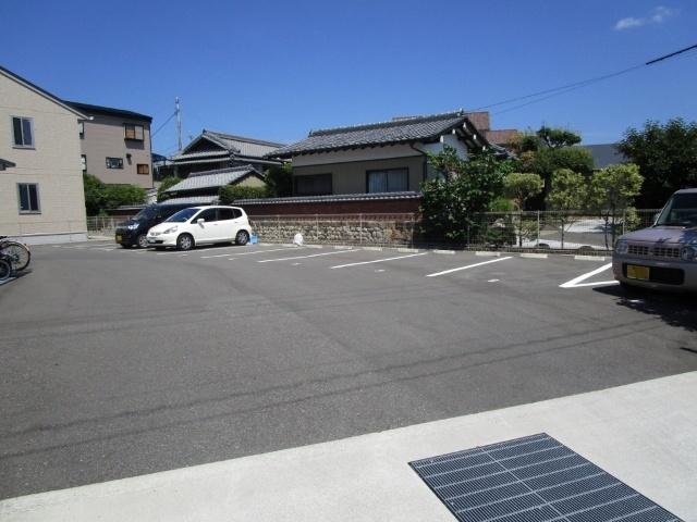 サンハイム神田（102） 駐車場