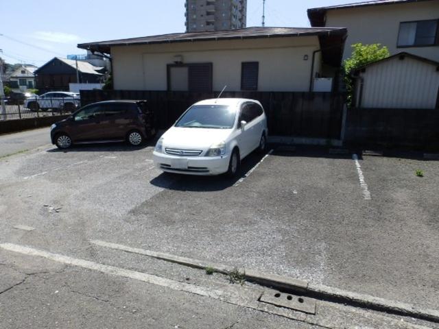 ハイツミレム（102） 駐車場
