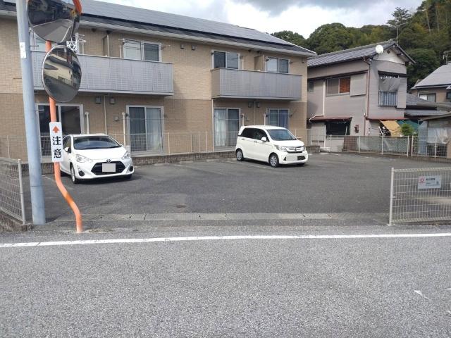 メゾン・シャローム（105） 駐車場