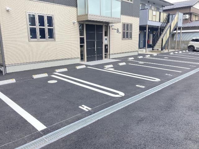 シャーメゾン奏（102） 駐車場