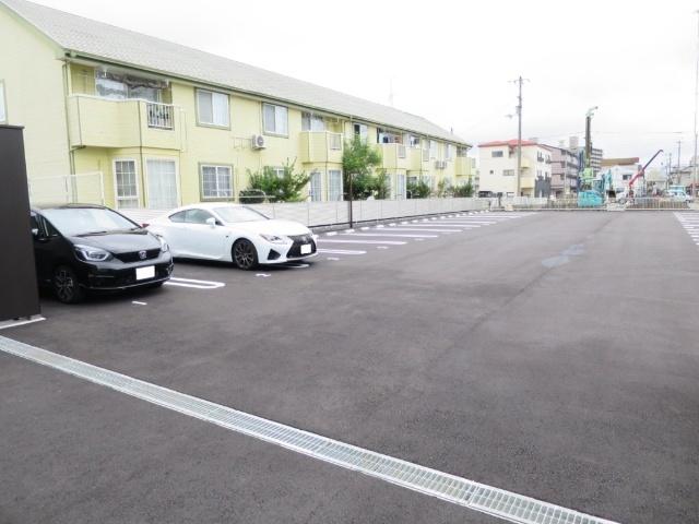 ベレオガーデンズ　Ｍｉｗａ（303） 駐車場