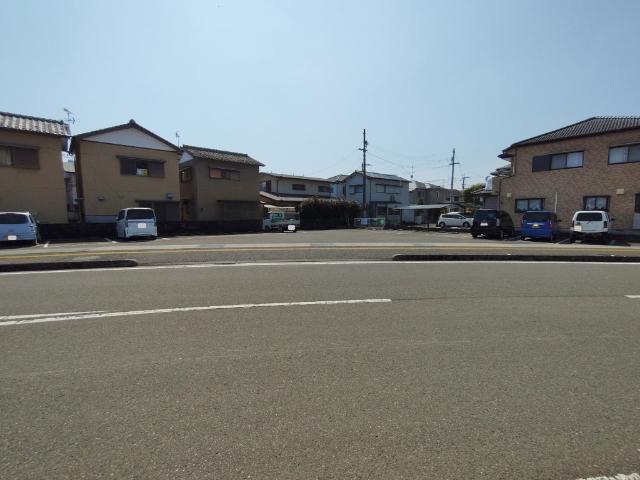 秦三パーキング（普通車区画） 外観