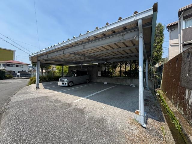 北川屋根付き駐車場（屋根付き普通車区画） 駐車場