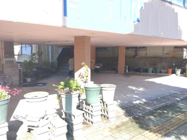 丸岡ビル（301） 駐車場