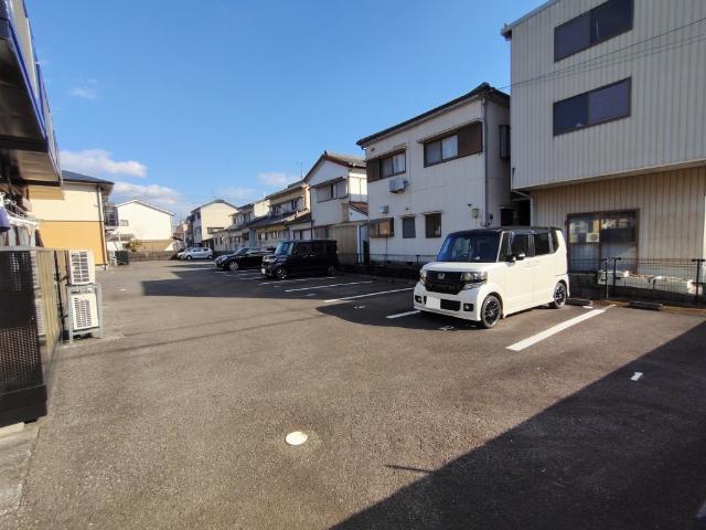 IVY COURT 駐車場（普通車区画） 駐車場