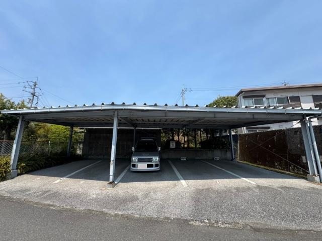 北川屋根付き駐車場（屋根付き普通車区画） 駐車場