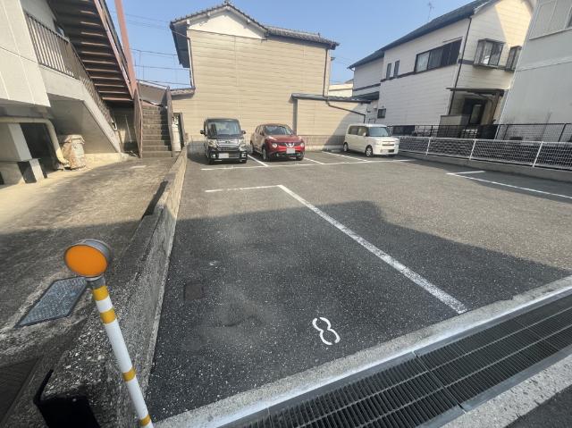 レインボービル（402） 駐車場