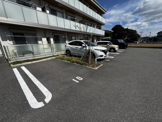 シャーメゾン　アルファⅡ（103） 駐車場