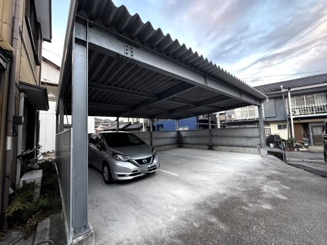 河渕駐車場（屋根付き普通車区画） 駐車場