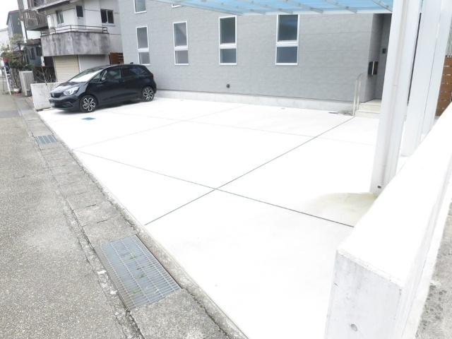 南久万92-5貸家（-） 駐車場