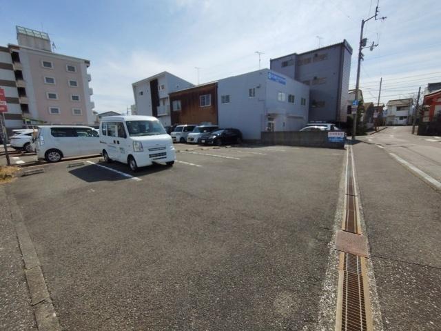 若松町パーキング（普通車区画） 駐車場