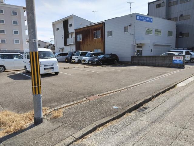 若松町パーキング（普通車区画） 駐車場