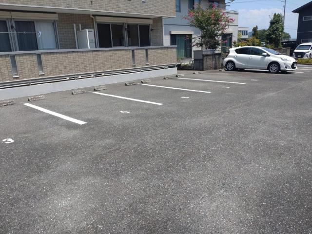 ドミール（101） 駐車場