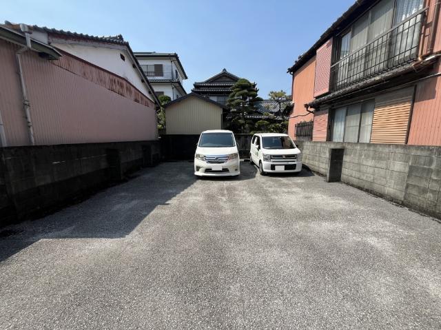 アオーラ高須（301） 駐車場