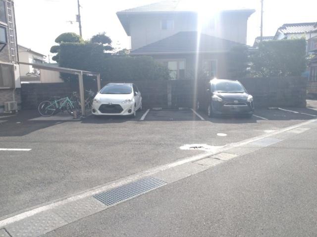 エルサンロード（202） 駐車場