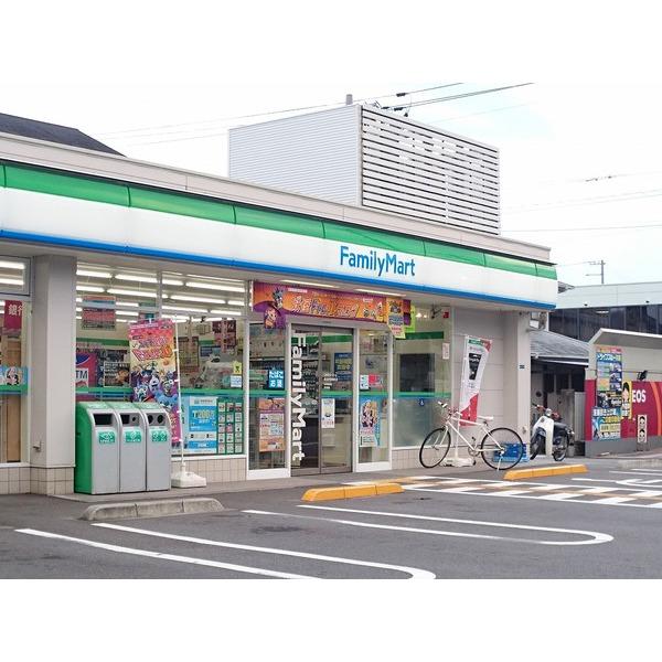 ファミリーマート高知伊勢崎町店：493m