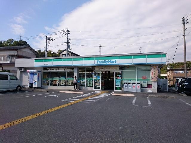 ファミリーマート朝倉西町店：417m