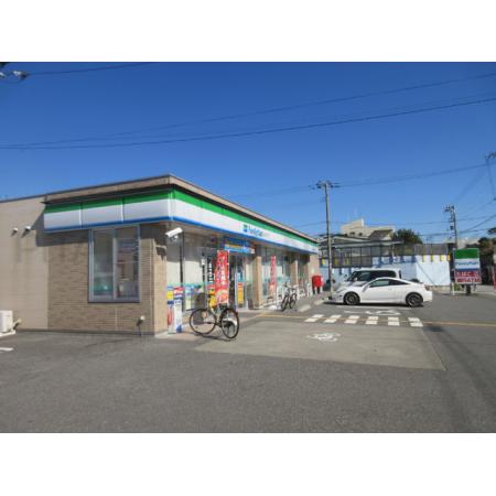 ファミリーマート高知旭天神町店：240m