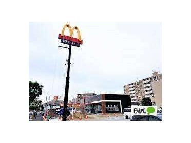 マクドナルド南新川店：368m