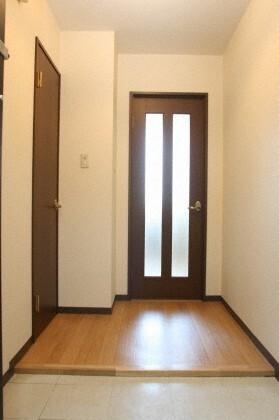 札幌市中央区南八条西マンション 玄関