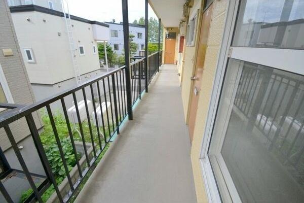 札幌市北区篠路十条アパート ロビー
