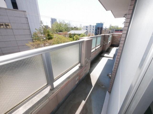 札幌市中央区南九条西マンション バルコニー