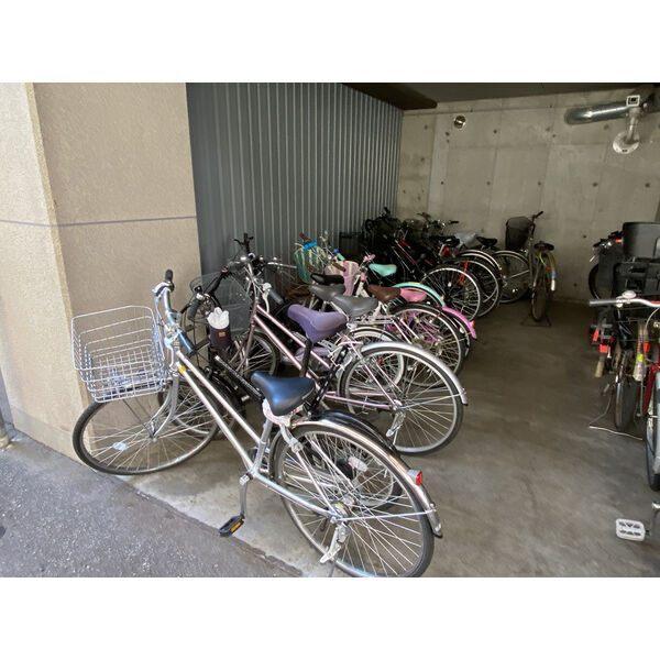 札幌市中央区大通西マンション 駐車場