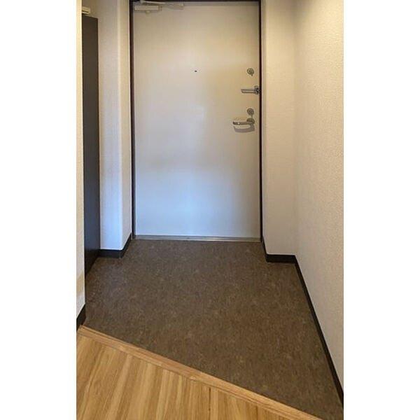 ガーデン平岸 玄関