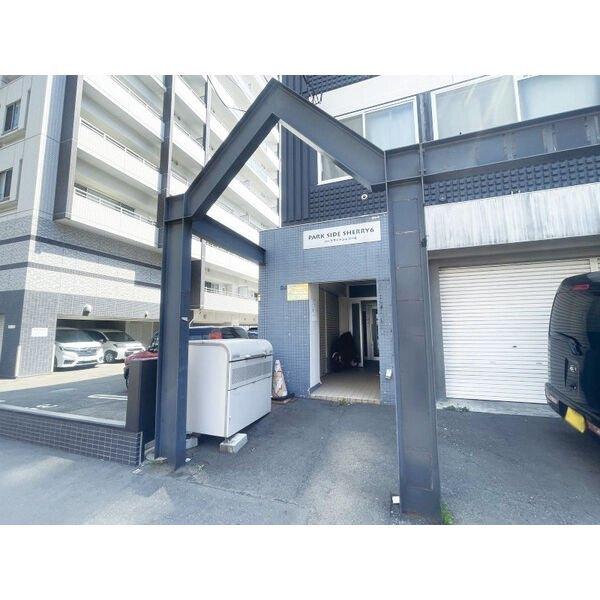 札幌市中央区南十六条西マンション エントランス