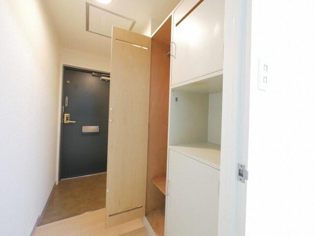 札幌市中央区北六条西マンション 玄関