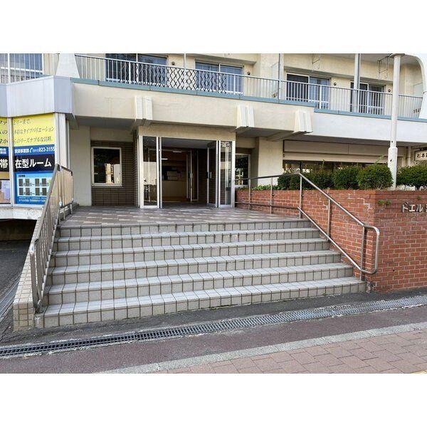 札幌市南区澄川三条マンション エントランス