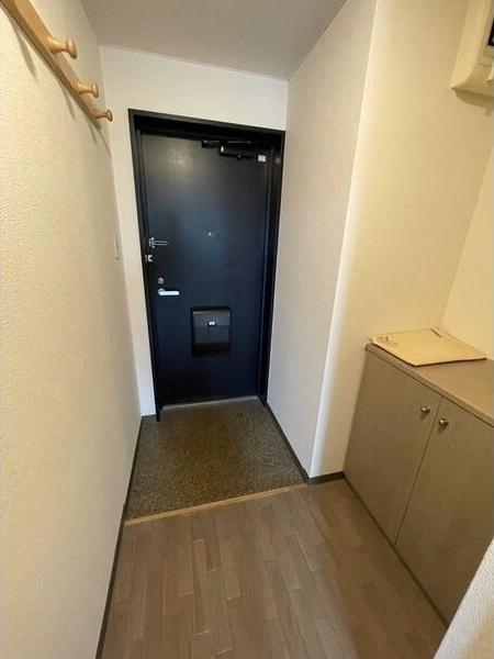 カレッジサイドいくね 玄関