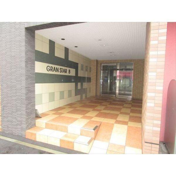 札幌市中央区南六条西マンション エントランス