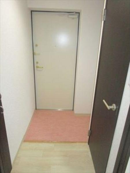 札幌市中央区南六条西マンション 玄関