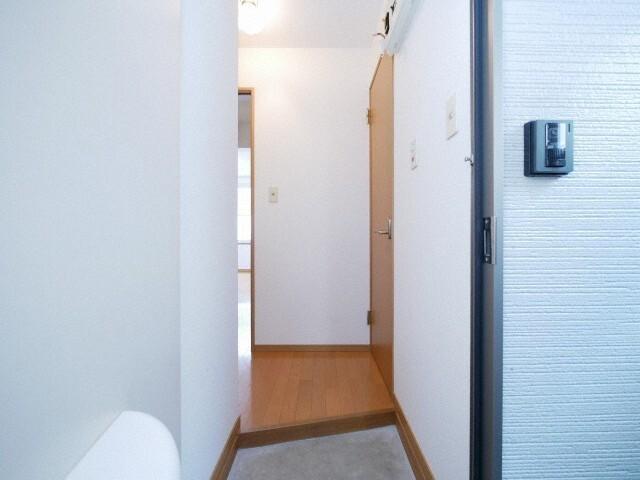 札幌市中央区南八条西アパート 玄関