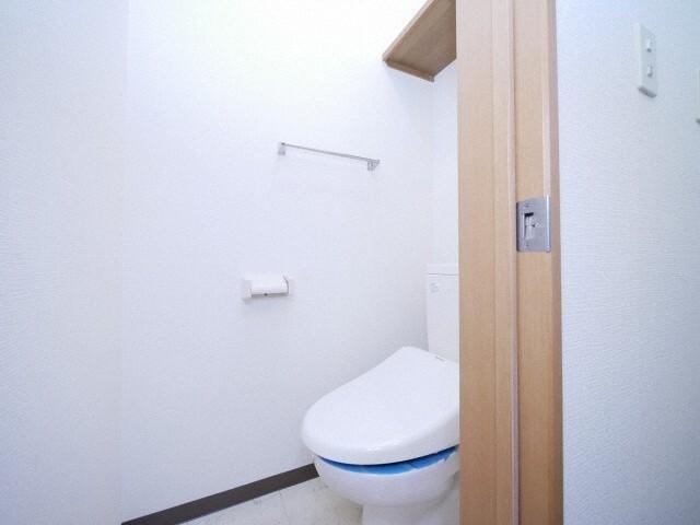 札幌市中央区南八条西アパート トイレ