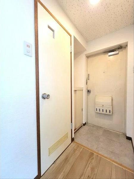 札幌市中央区南八条西マンション 玄関