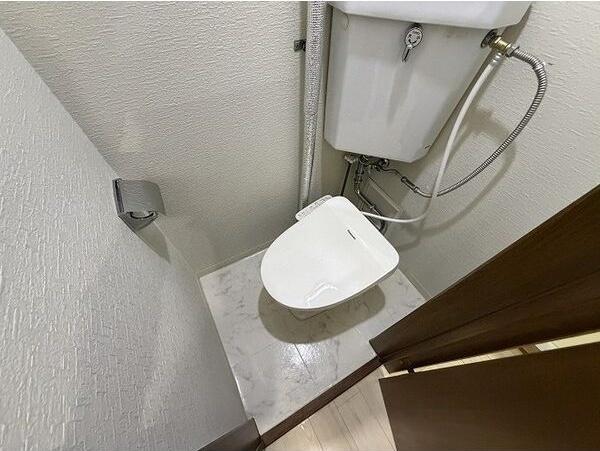 札幌市中央区南九条西アパート トイレ