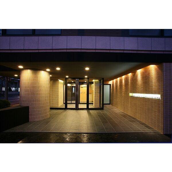 札幌市中央区北六条西マンション エントランス