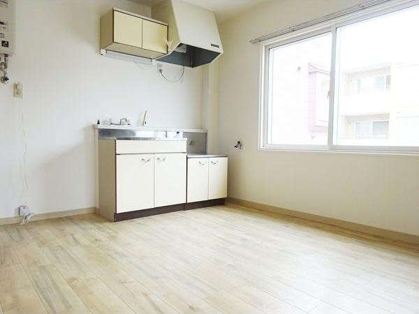 札幌市中央区南十条西アパート キッチン
