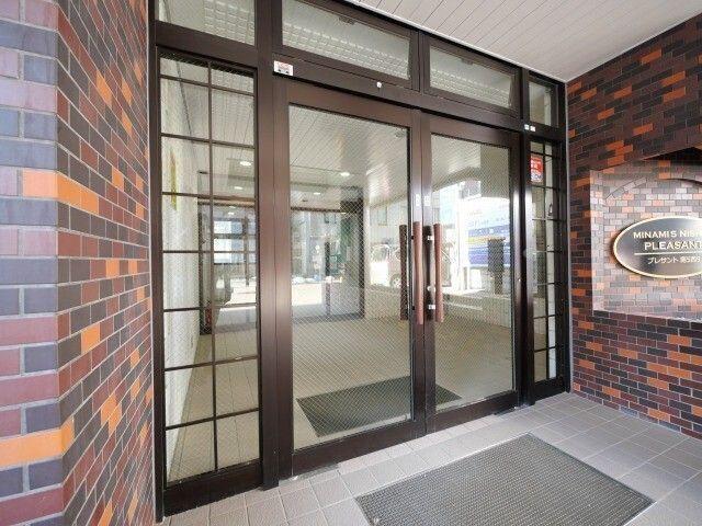 プレサント南5西9 エントランス