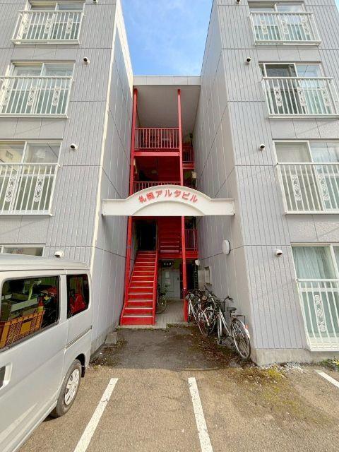 札幌市中央区南十三条西マンション エントランス