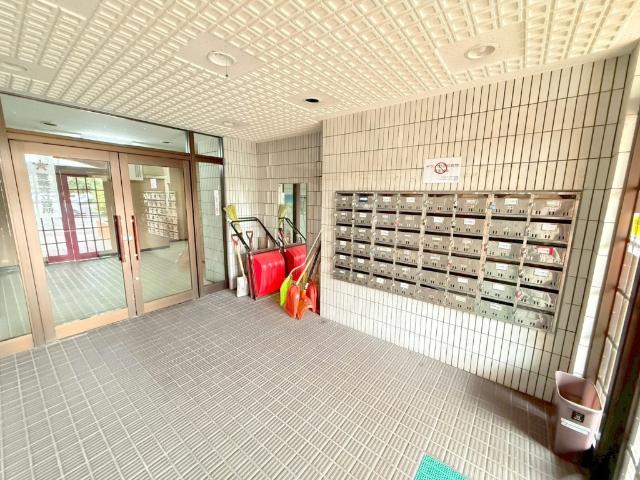 札幌市中央区南十一条西マンション エントランス