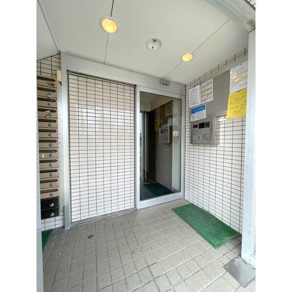 札幌市東区北十八条東マンション エントランス