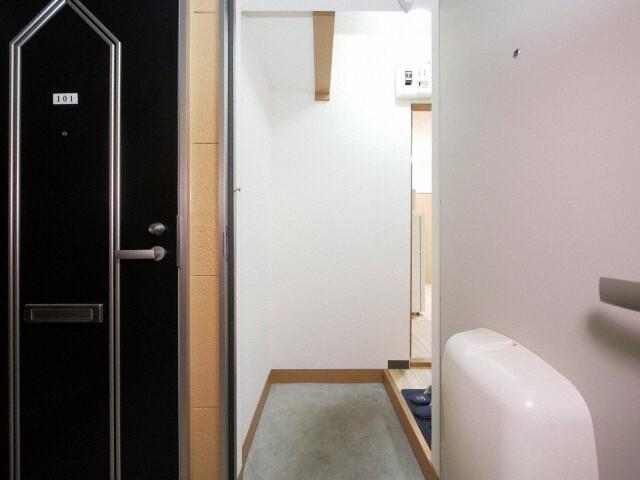 札幌市豊平区豊平四条アパート 玄関
