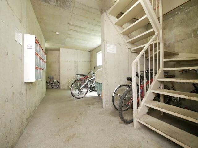 札幌市中央区南九条西アパート ロビー